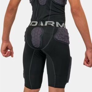 NWT UA Gameday Armour Pro
Kids' 5-Pad Girdle